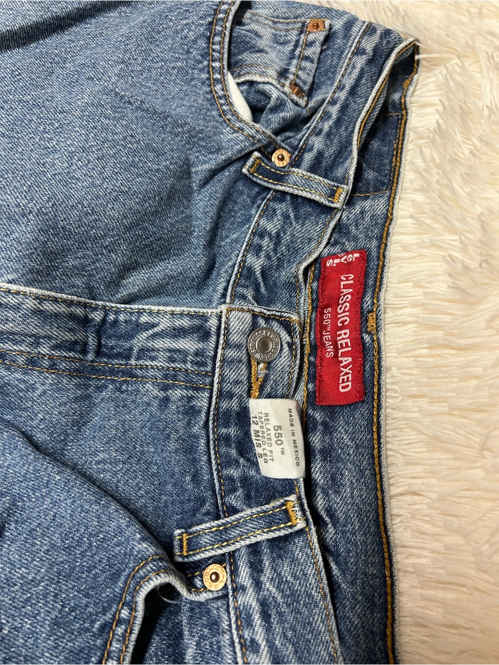 Levi's Classic Relaxed Straight Leg Jeans - Light Blue